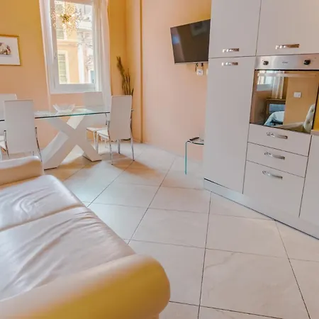 Apartment Domus Dantis - Italian Homing *