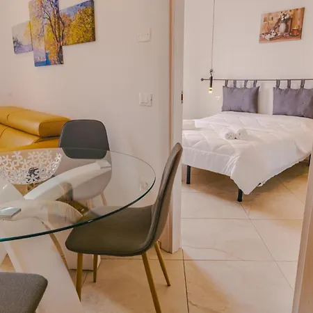 Domus Dantis - Italian Homing Apartment